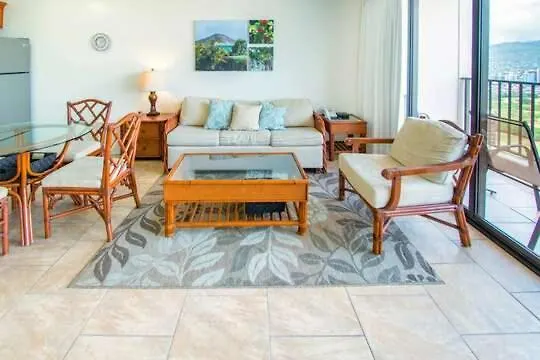 Sky-High Waikiki Escape--Mountain And Golf Course Views, Steps To The Beach And Free Parking Honolulu
