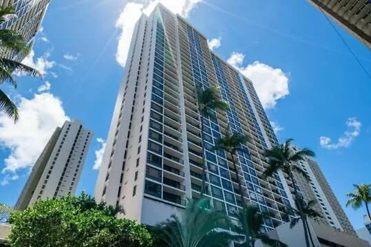 Sky-High Waikiki Escape--Mountain And Golf Course Views, Steps To The Beach And Free Parking Honolulu