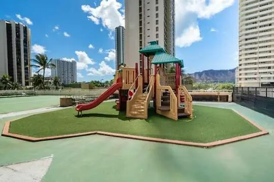 Sky-High Waikiki Escape--Mountain And Golf Course Views, Steps To The Beach And Free Parking Honolulu 0*,