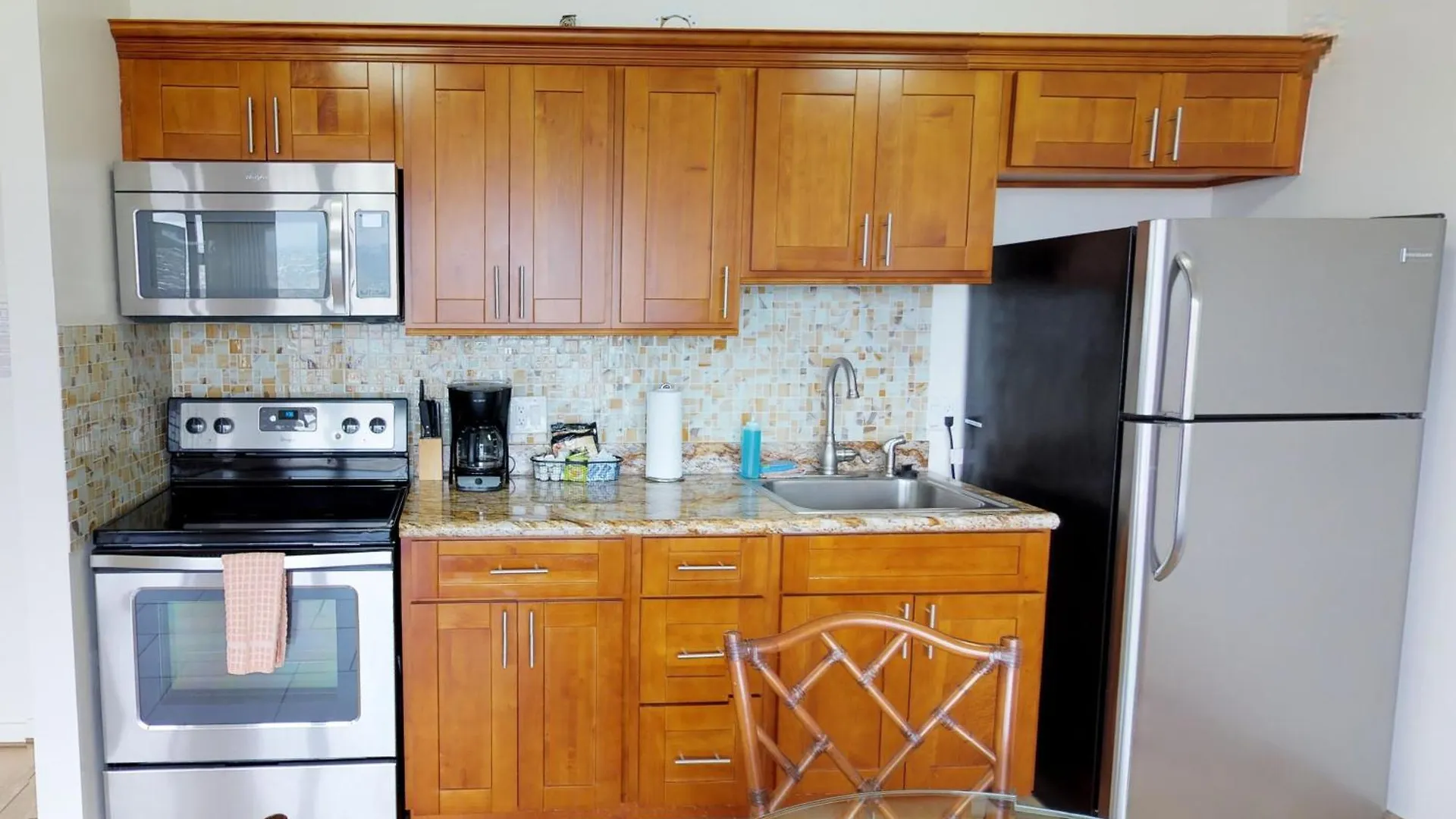 Sky-High Waikiki Escape--Mountain And Golf Course Views, Steps To The Beach And Free Parking Honolulu 0*,  USA